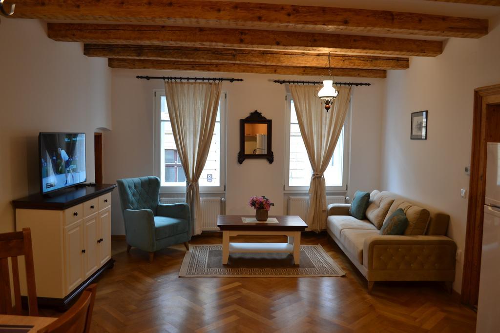 מלון בראשוב Casa Fanarilor מראה חיצוני תמונה