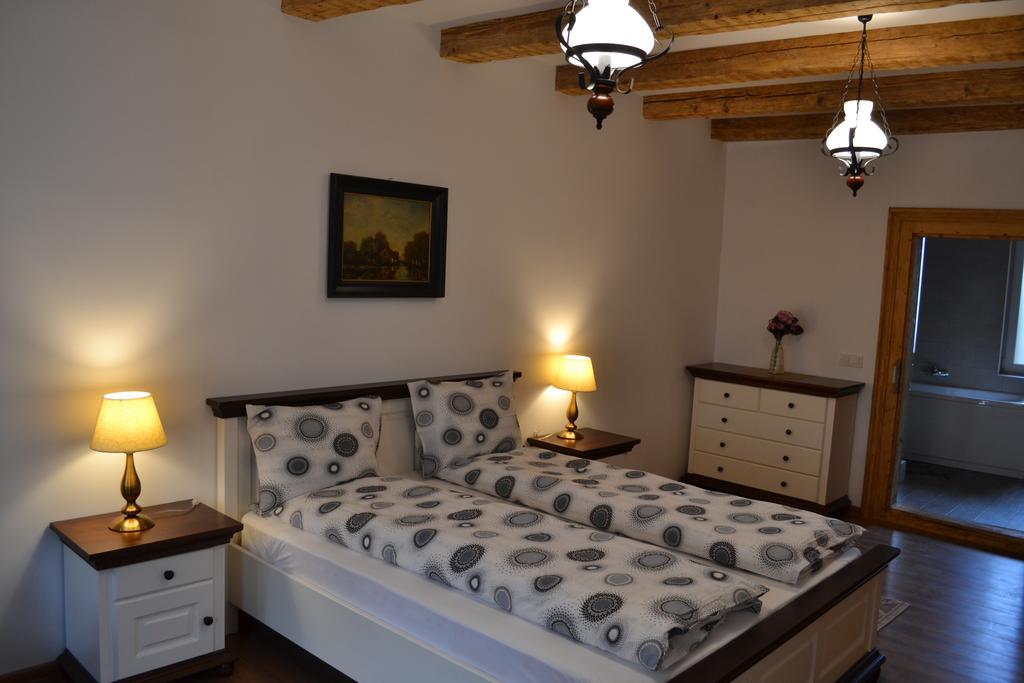 מלון בראשוב Casa Fanarilor מראה חיצוני תמונה