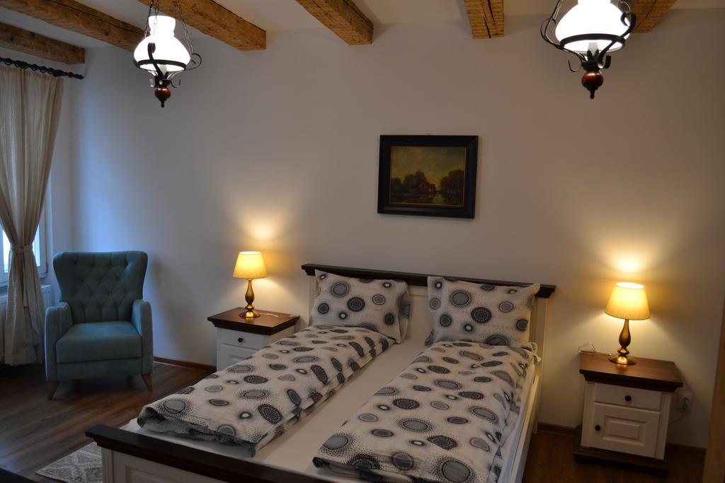 מלון בראשוב Casa Fanarilor מראה חיצוני תמונה