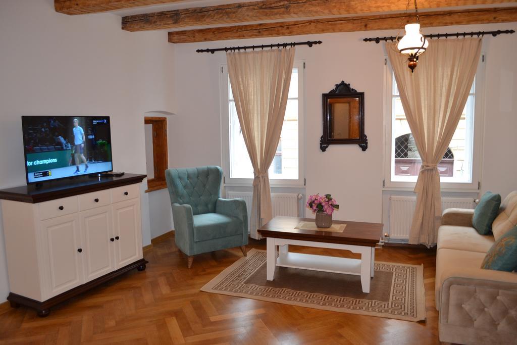 מלון בראשוב Casa Fanarilor מראה חיצוני תמונה