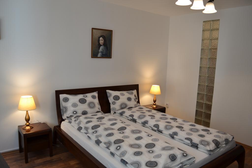 מלון בראשוב Casa Fanarilor מראה חיצוני תמונה
