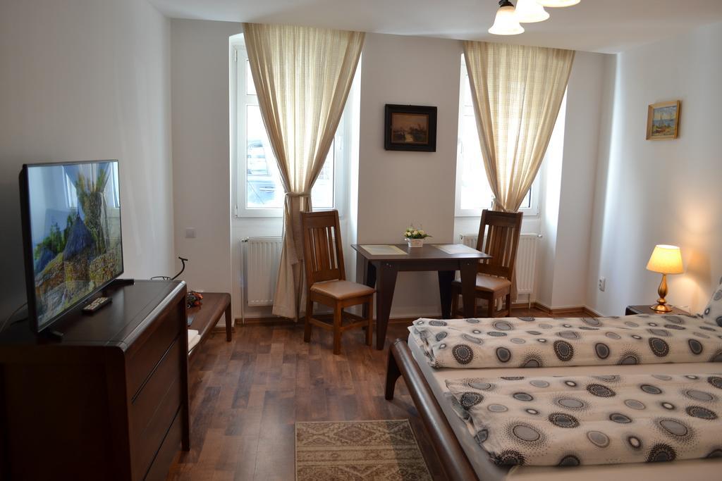 מלון בראשוב Casa Fanarilor מראה חיצוני תמונה