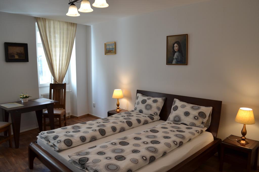 מלון בראשוב Casa Fanarilor מראה חיצוני תמונה